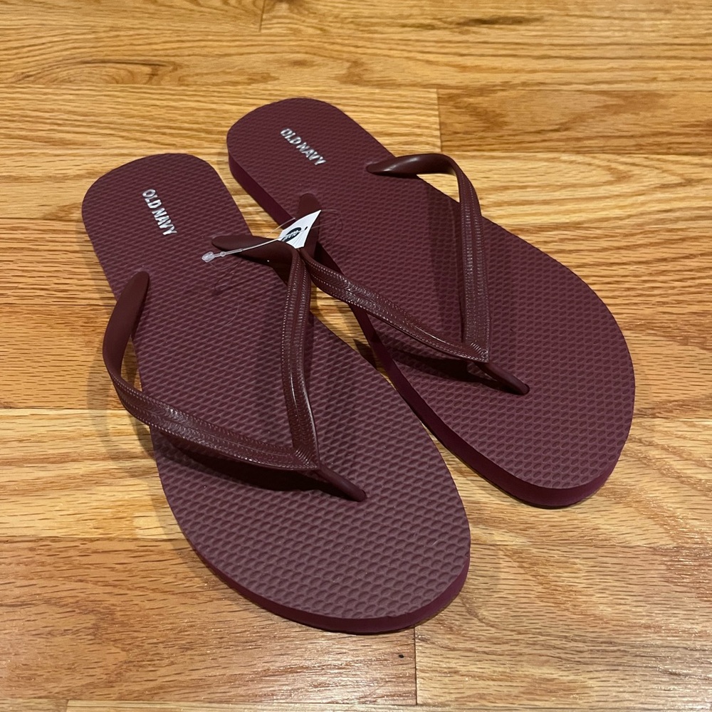 NWT womens old navy flip flops